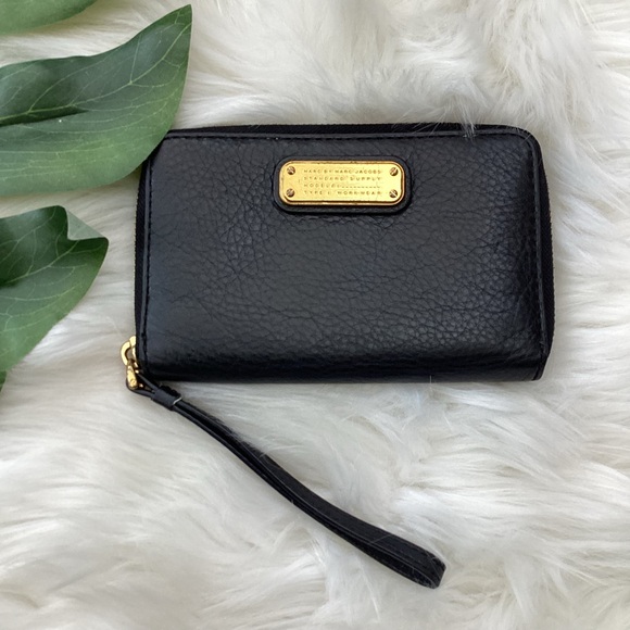 Marc Jacobs Q Wingman Wallet Black Pebble Leather Wristlet - Picture 5 of 10